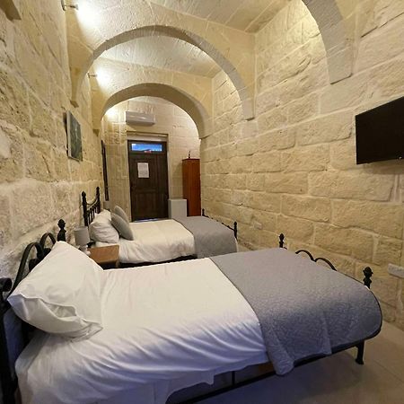 The Cloisters Bed And Breakfast Xaghra Exterior photo