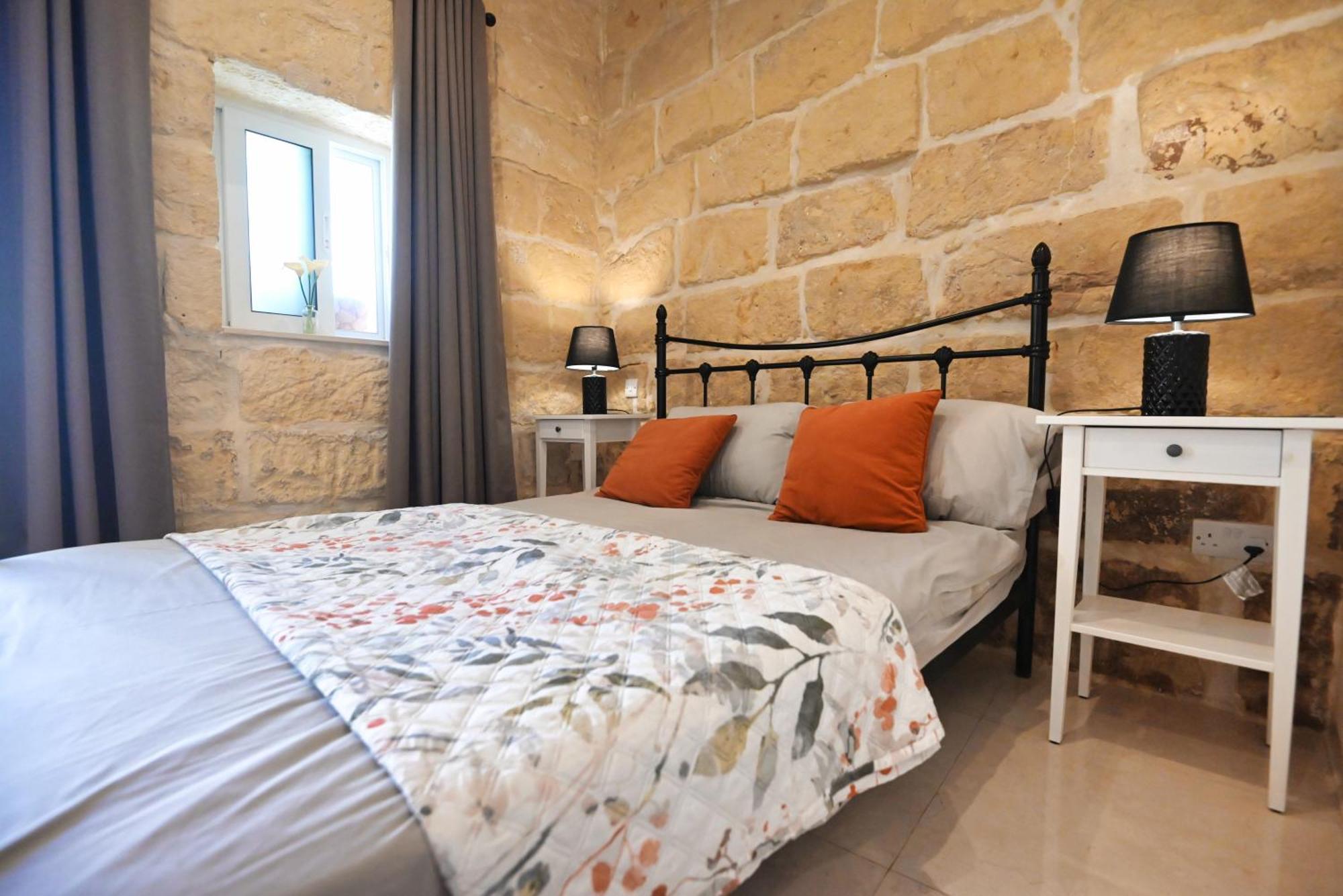 The Cloisters Bed And Breakfast Xaghra Exterior photo