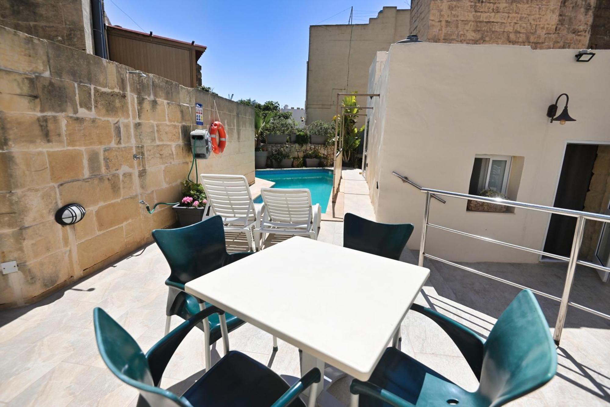 The Cloisters Bed And Breakfast Xaghra Exterior photo