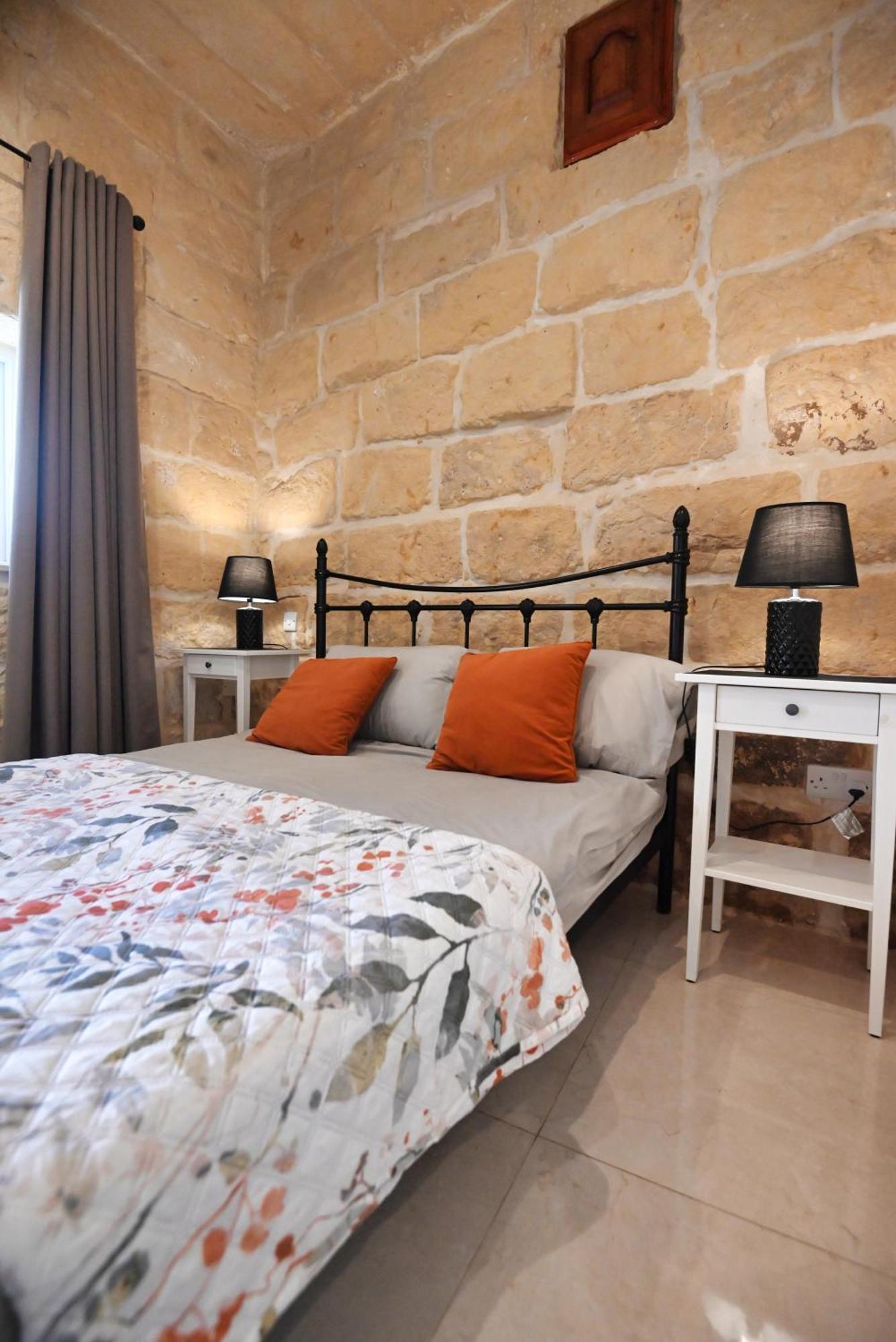 The Cloisters Bed And Breakfast Xaghra Exterior photo